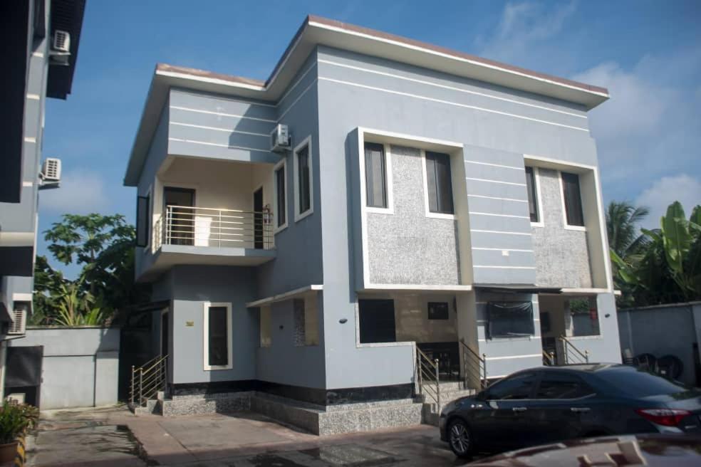 Kay Luxury Suites Uyo Esterno foto