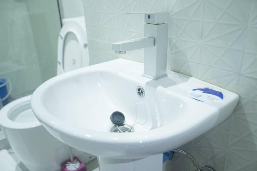 Kay Luxury Suites Uyo Esterno foto