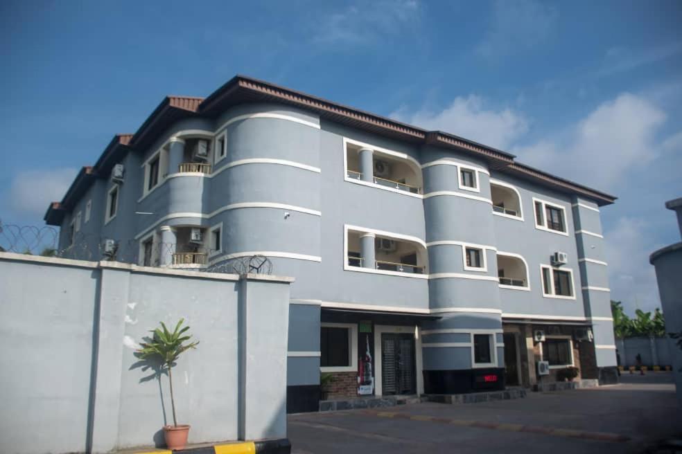 Kay Luxury Suites Uyo Esterno foto