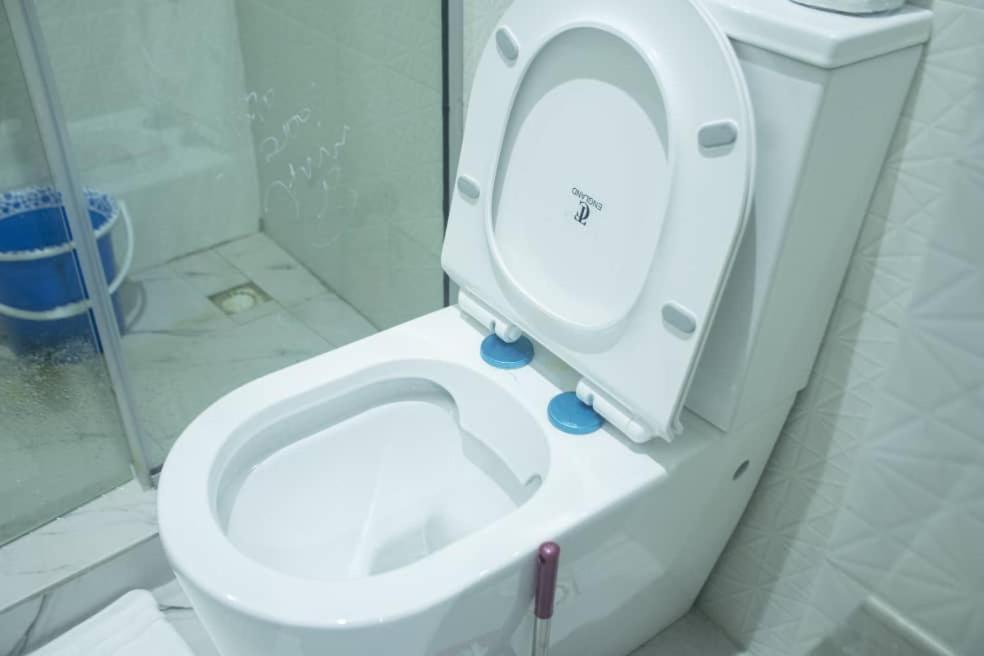 Kay Luxury Suites Uyo Esterno foto